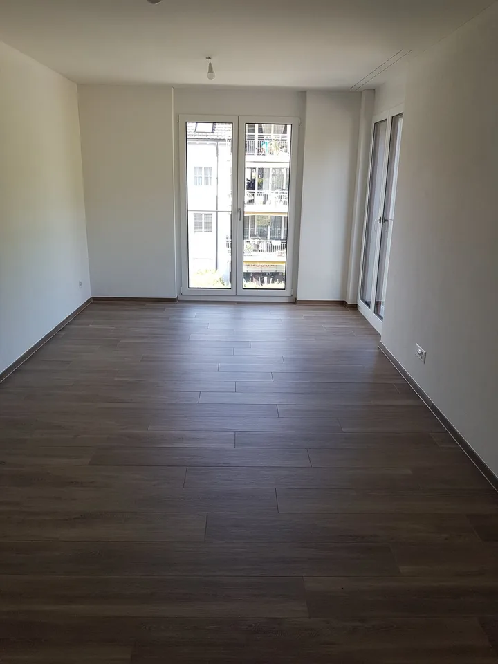 4,5 Zimmerwohnung gleich am Bahnhof Sennhof-Winterthur