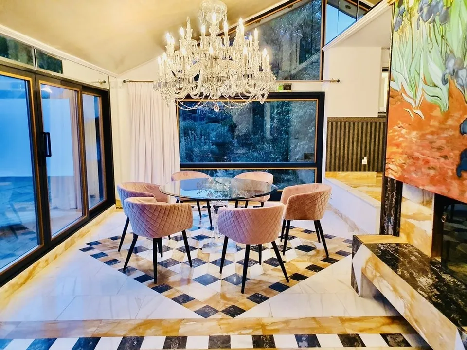Exclusive Art Deco villa near Interlaken