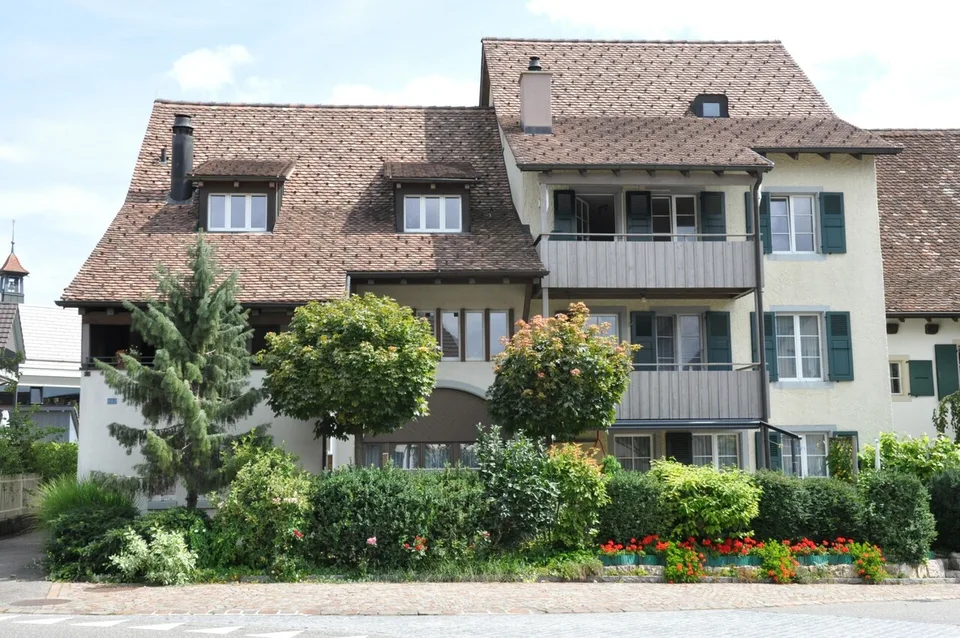 4.5 - Zimmerwohnung mit gedecktem Balkon im Dorfkern von Seltisberg!