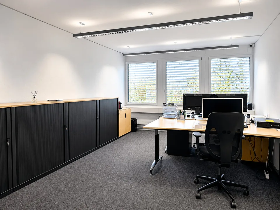 🏢 Moderne Coworking-Werkplatz | CHF 699/Monat | Chamerstrasse 176 Zug | Verfügbar ab sofort