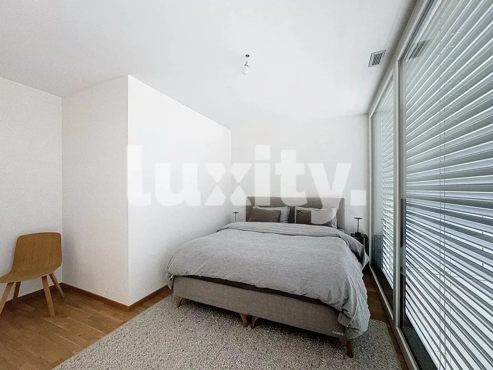 Beautiful apartment with large furnished rooftop