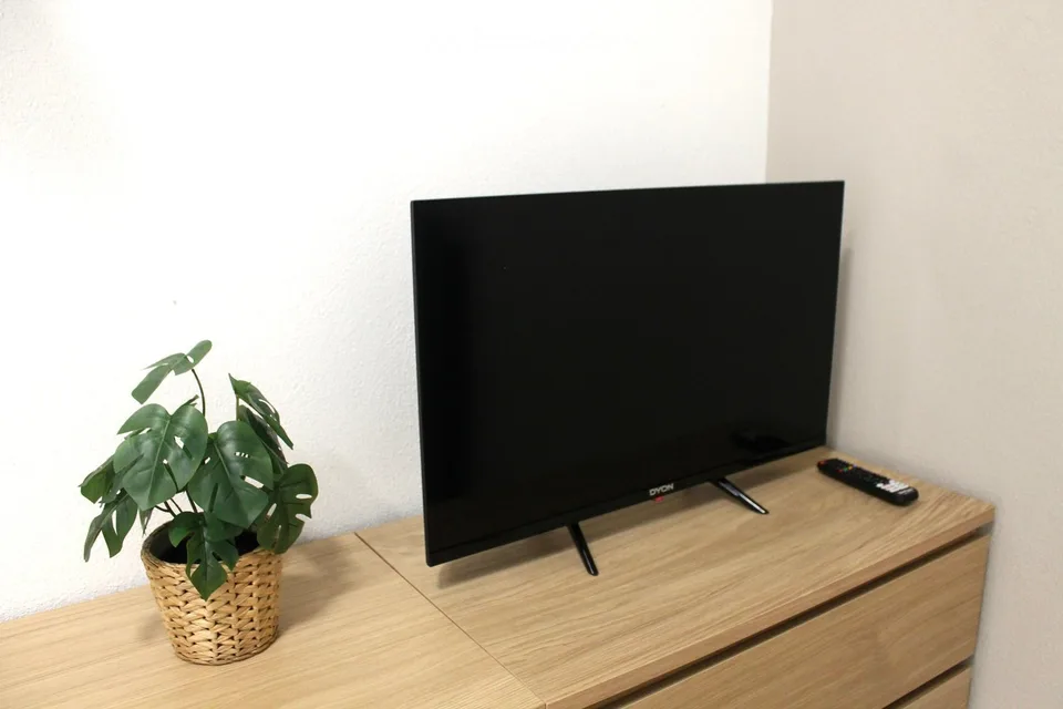 Studio moderno arredato di 1,5 locali incl. NK
