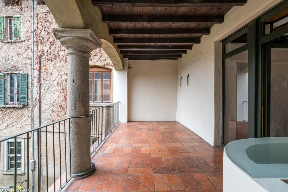 RANCATE -AFFASCINANTE CASA CON LOGGIA E VISTA PANORAMICA
