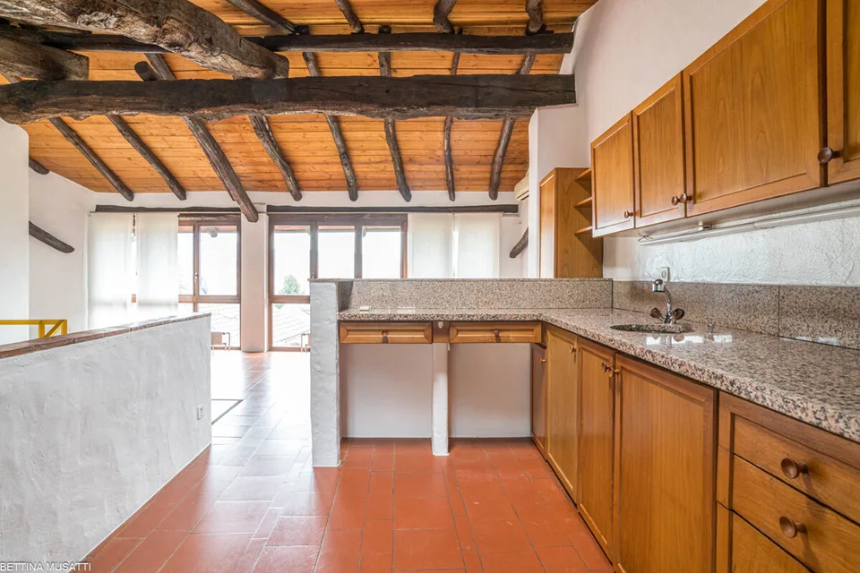RANCATE - Faszinierendes Haus mit Loggia und Panoramablick