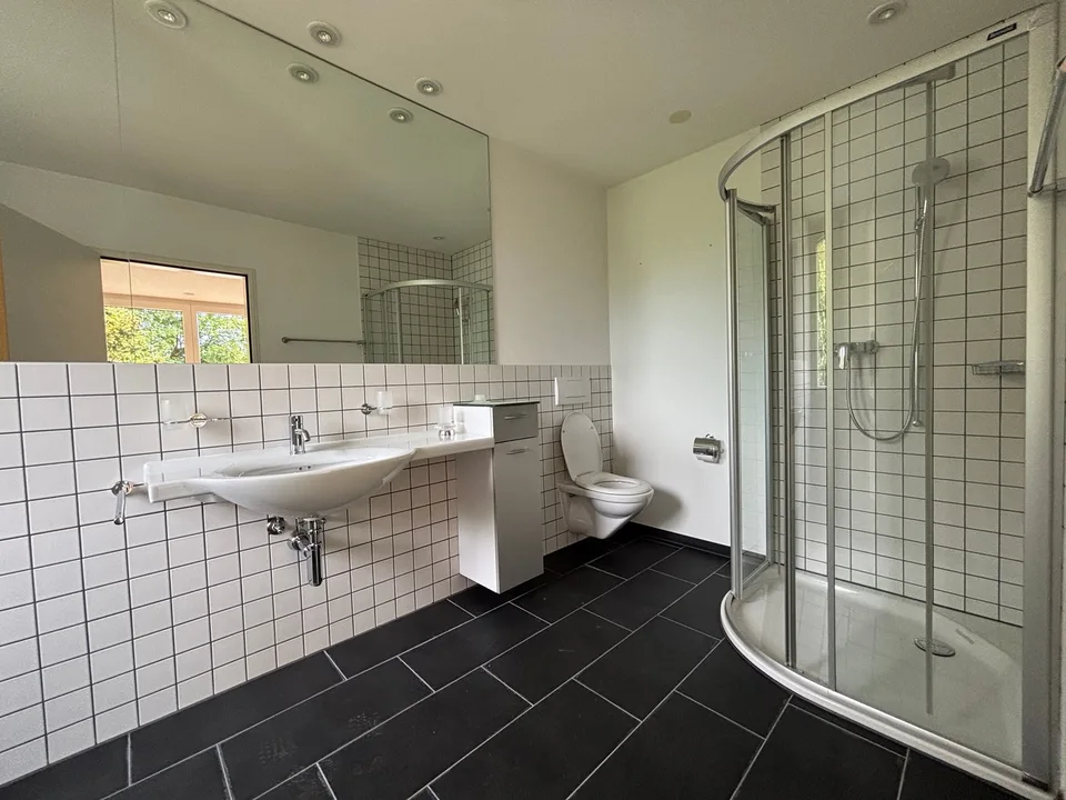 Appartement d'attique unique de 4,5 pièces dans le quartier préféré de Steingruben