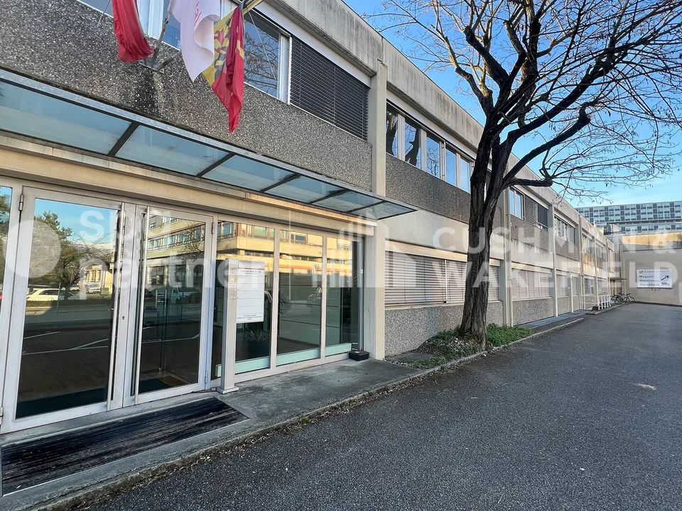 Surface de 312 m² en RDC pour activité artisanale, showroom ou activité B2B