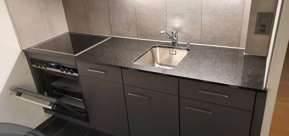 Wohnung mit Möbeln, 1 Zimmer im Herzen von Biel