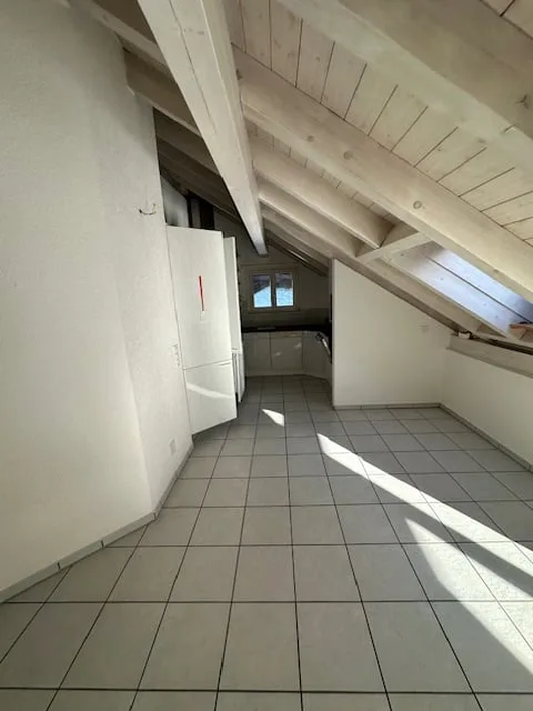 Delizioso appartamento mansardato di 4,5 locali in una posizione tranquilla a Biembach, Emmental – foto 11 di 17