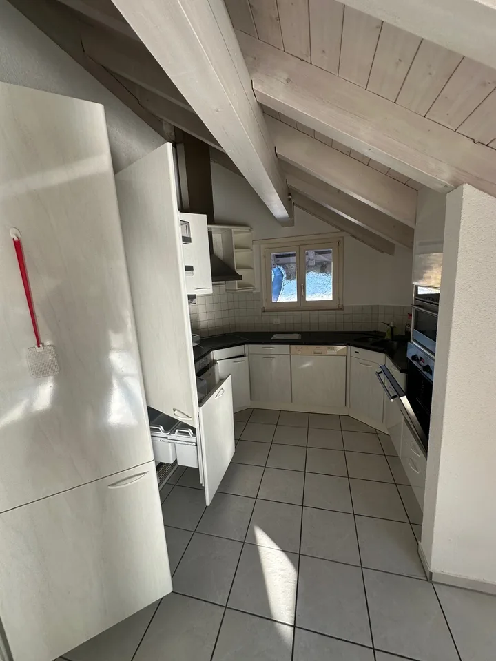 Charmante 4.5-Zimmer-Dachwohnung in ruhiger Lage von Biembach im Emmental