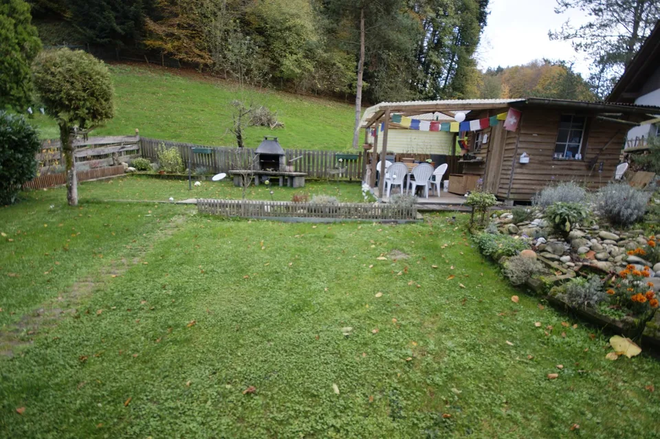Charmante 4.5-Zimmer-Dachwohnung in ruhiger Lage von Biembach im Emmental