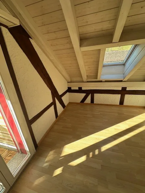 Delizioso appartamento mansardato di 4,5 locali in una posizione tranquilla a Biembach, Emmental – foto 9 di 17