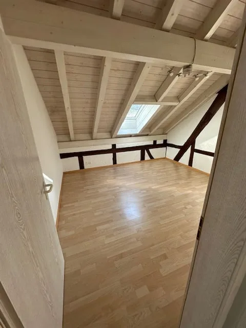 Delizioso appartamento mansardato di 4,5 locali in una posizione tranquilla a Biembach, Emmental – foto 14 di 17
