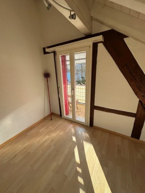 Delizioso appartamento mansardato di 4,5 locali in una posizione tranquilla a Biembach, Emmental – foto 13 di 17