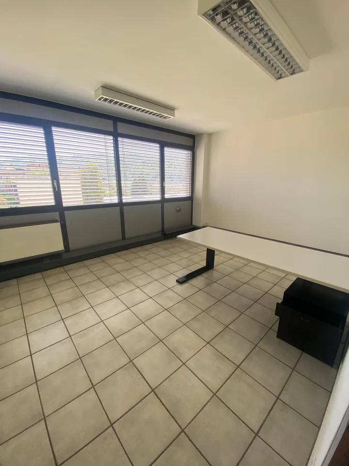 Ufficio di 4 locali in affitto a Balerna-Via Sottobisio 30 – foto 8 di 10