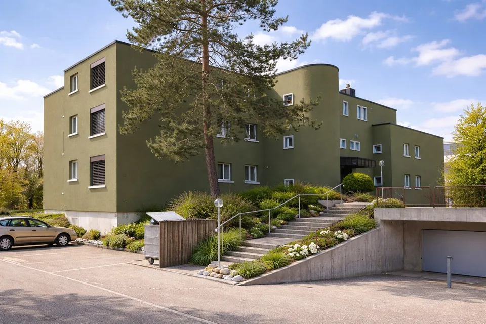 Helle grosszügige 3.5 Zimmerwohnung an ruhiger Lage