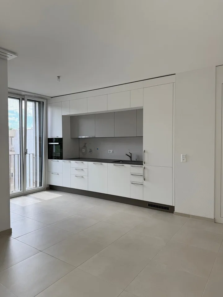 Neue 2.5-Zimmer-Wohnung im 4. Stock mit Balkon