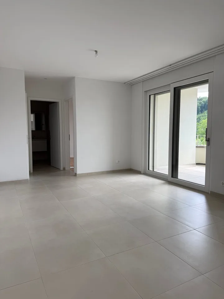 Neue 2.5-Zimmer-Wohnung im 4. Stock mit Balkon