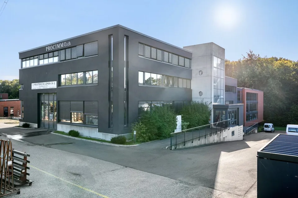 Atelier de 327m² à louer - Rez-de-chaussée - accès direct