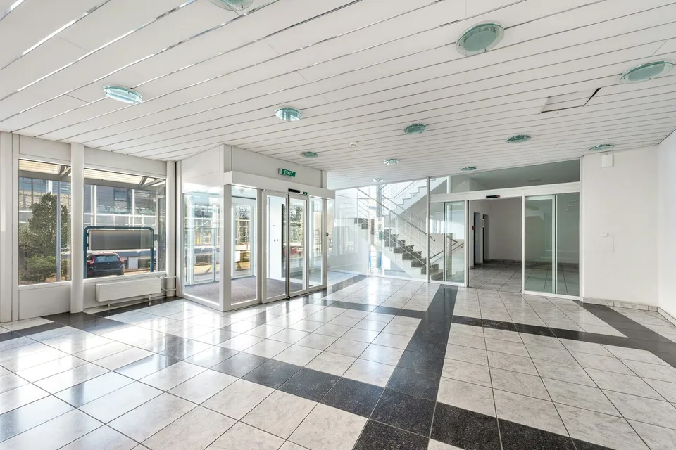 Jusqu'à 20 000 m² d'espaces de stockage/logistique | Rampes | 130 PP | disponibles 2028 | Location de surfaces partielles – photo 13 sur 13