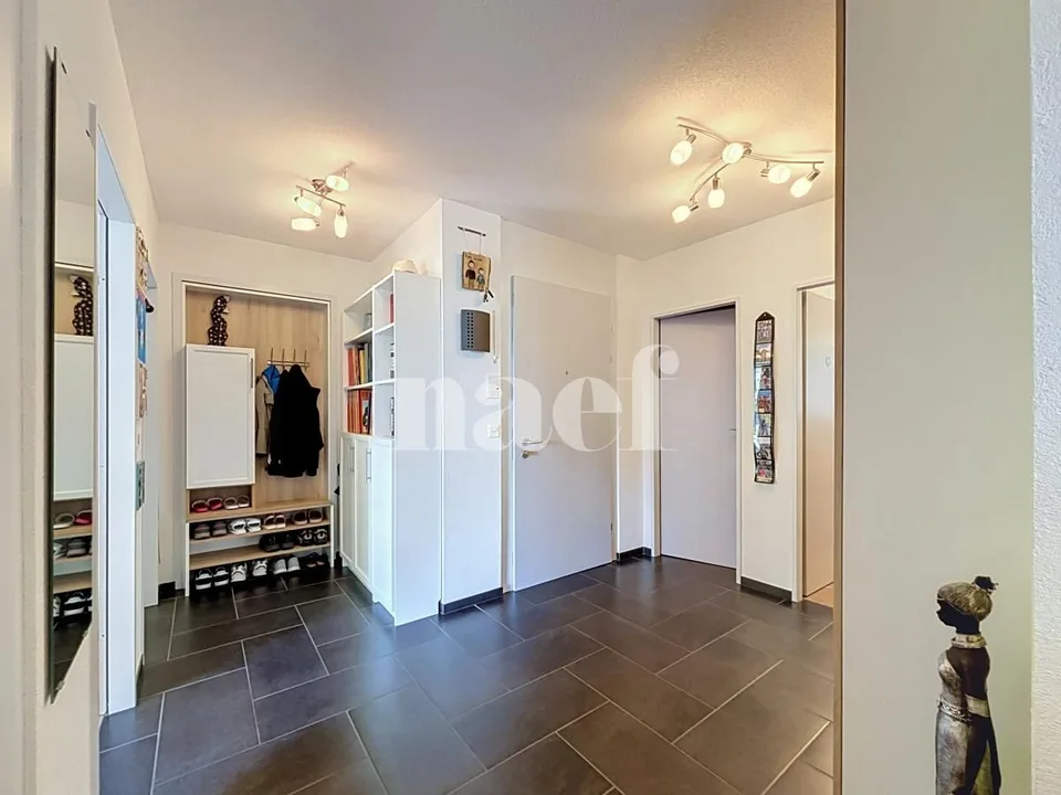 Spacious accommodation in a residence with swimming pool