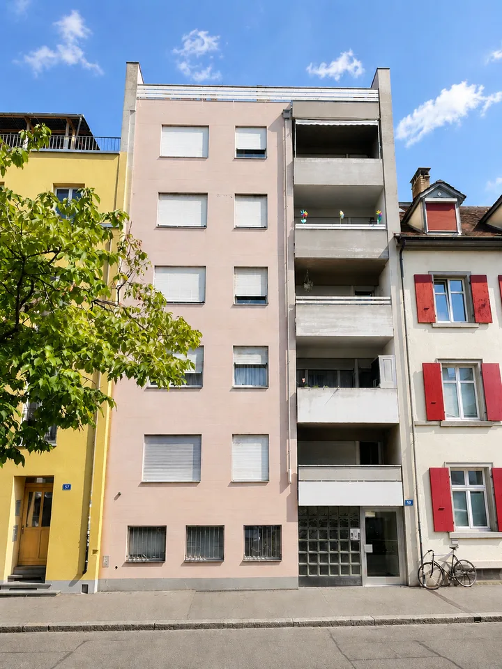 Appartamento luminoso 2 locali con balcone nel popolare quartiere di Matthäus