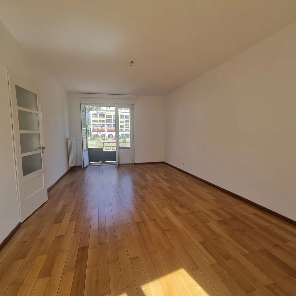 Affittasi luminoso appartamento di 3.5 locali
