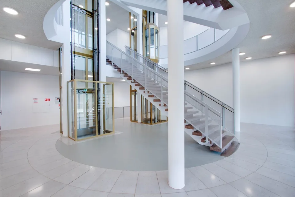 Your new workplace at lofty heights