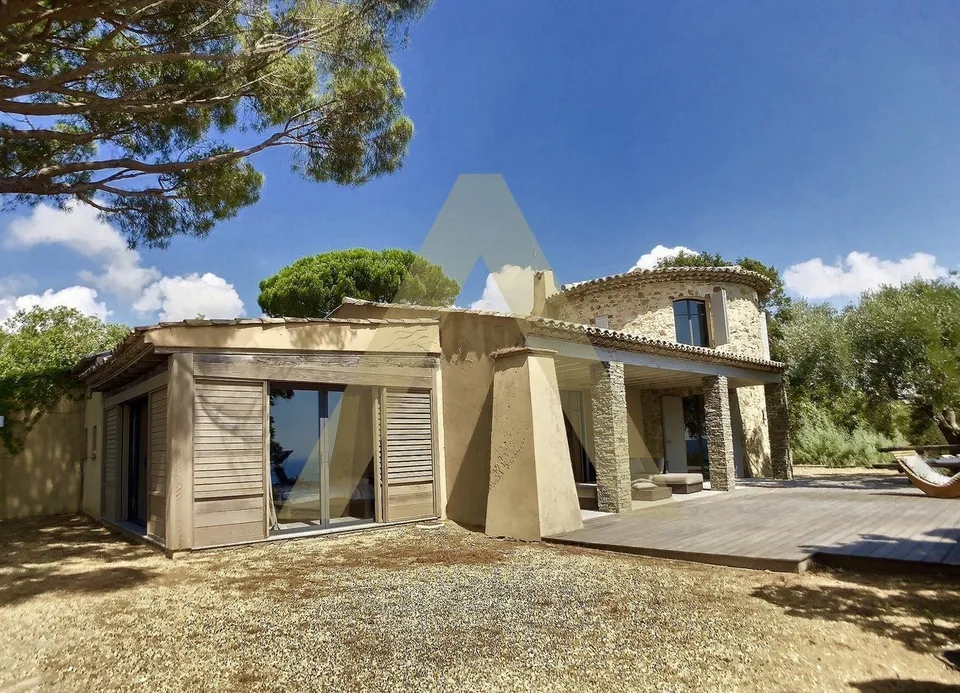 Maison de charme avec vue imprenable sur la mer à Ramatuelle