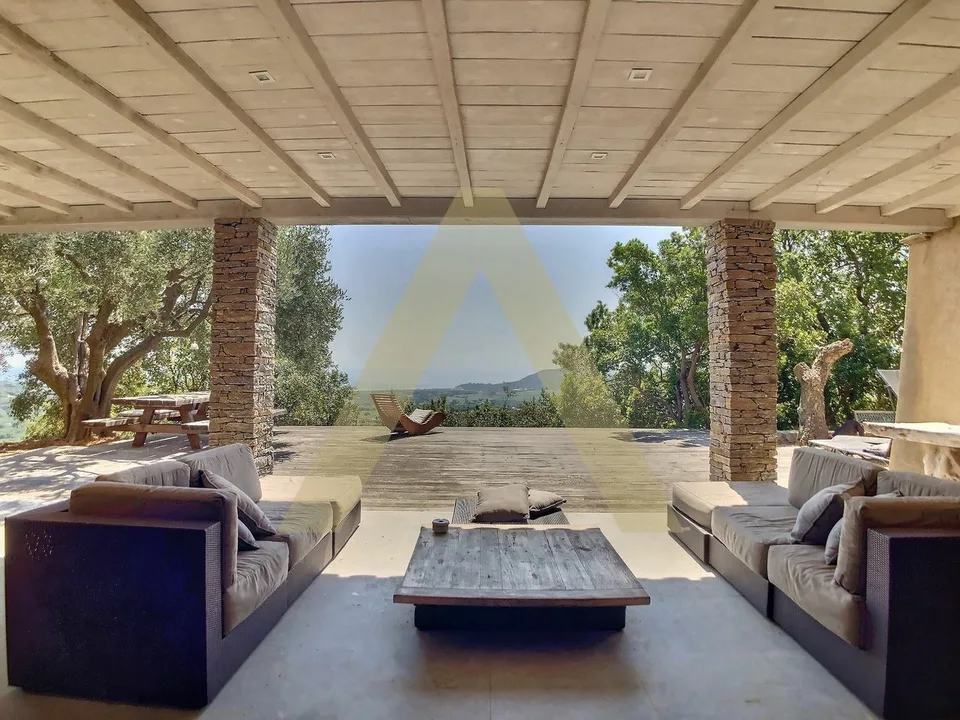 Maison de charme avec vue imprenable sur la mer à Ramatuelle