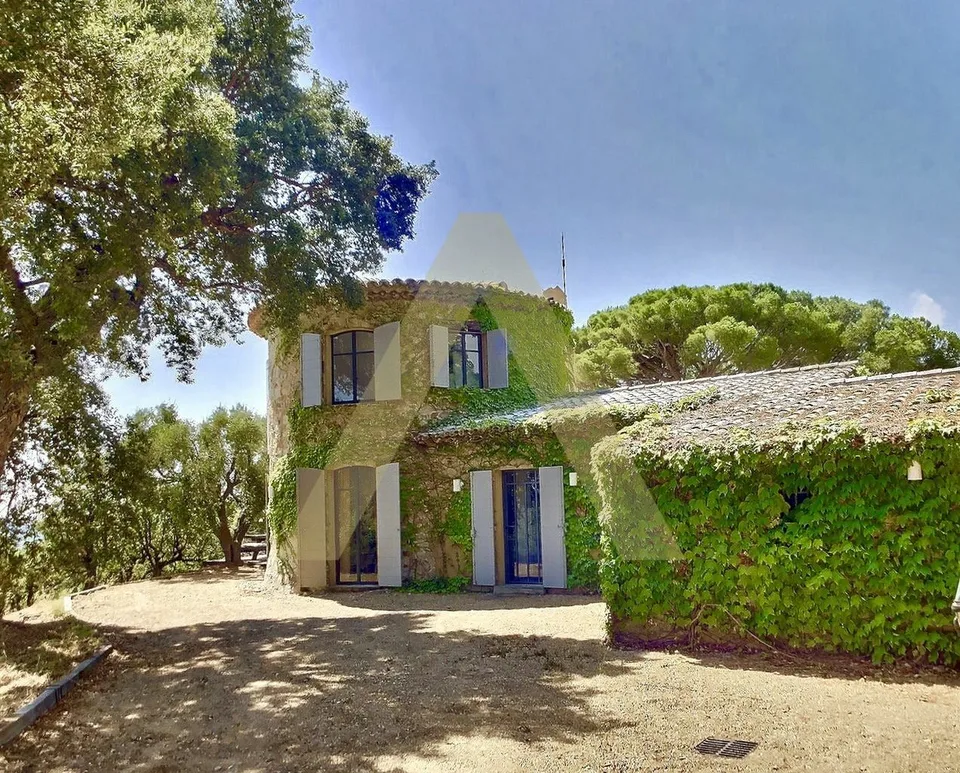 Maison de charme avec vue imprenable sur la mer à Ramatuelle