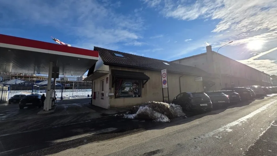 Local/dépôt de 150m2 pour entreposage matériel