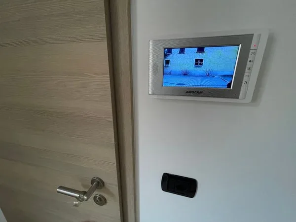 Affittiamo moderno appartamento mansardato  2.5 locali