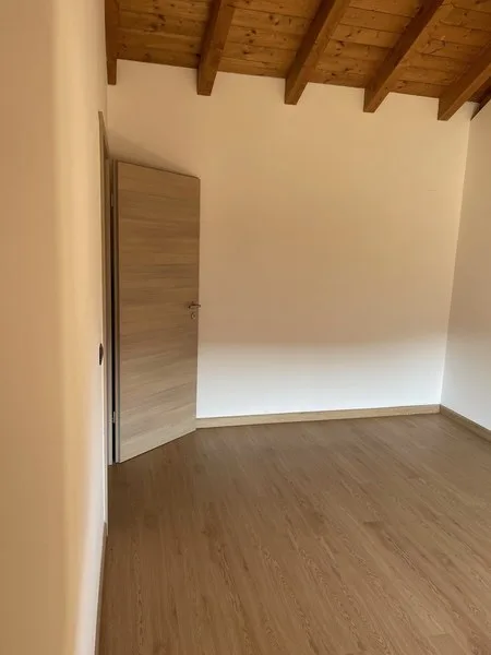 Affittiamo moderno appartamento mansardato 2.5 locali