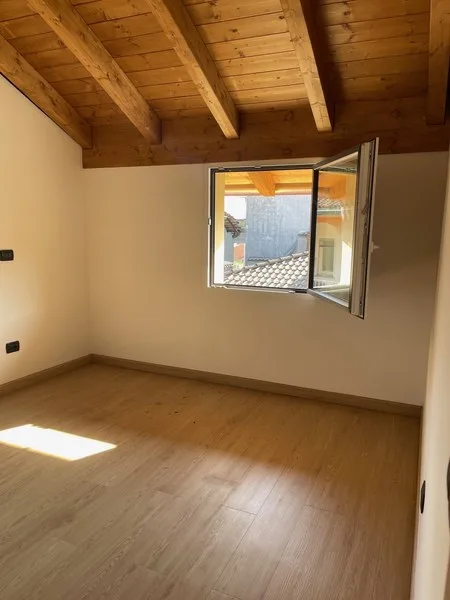 Affittiamo moderno appartamento mansardato 2.5 locali