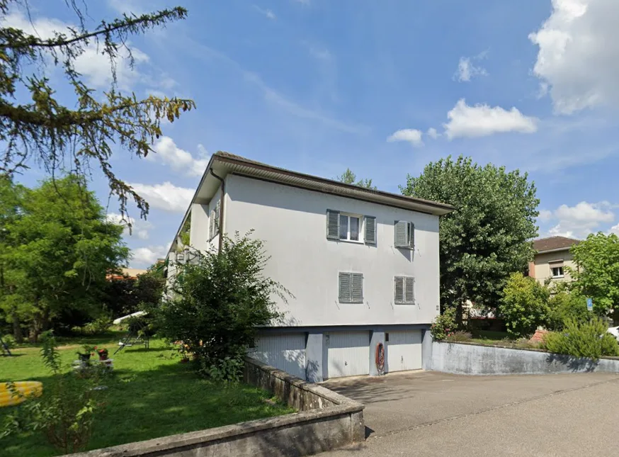 Gutgepflegte 3.5-Zimmer-Wohnung mit Balkon in Nidau!