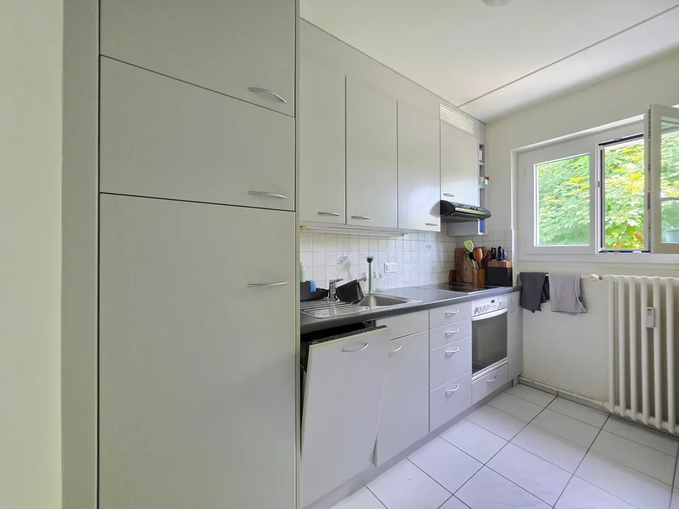 Appartamento di 3,5 locali ben curato con balcone a Nidau!