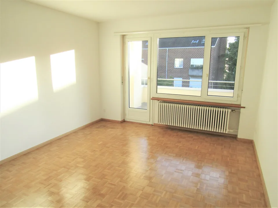 Helle 3-Zimmer-Wohnung mit Balkon in Allschwil