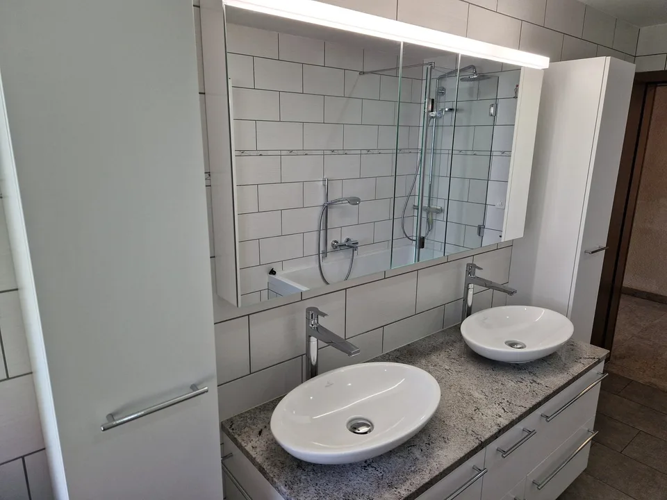 Charmante 5.5-Zimmer-Wohnung mit atemberaubendem Bergblick in Lumbrein