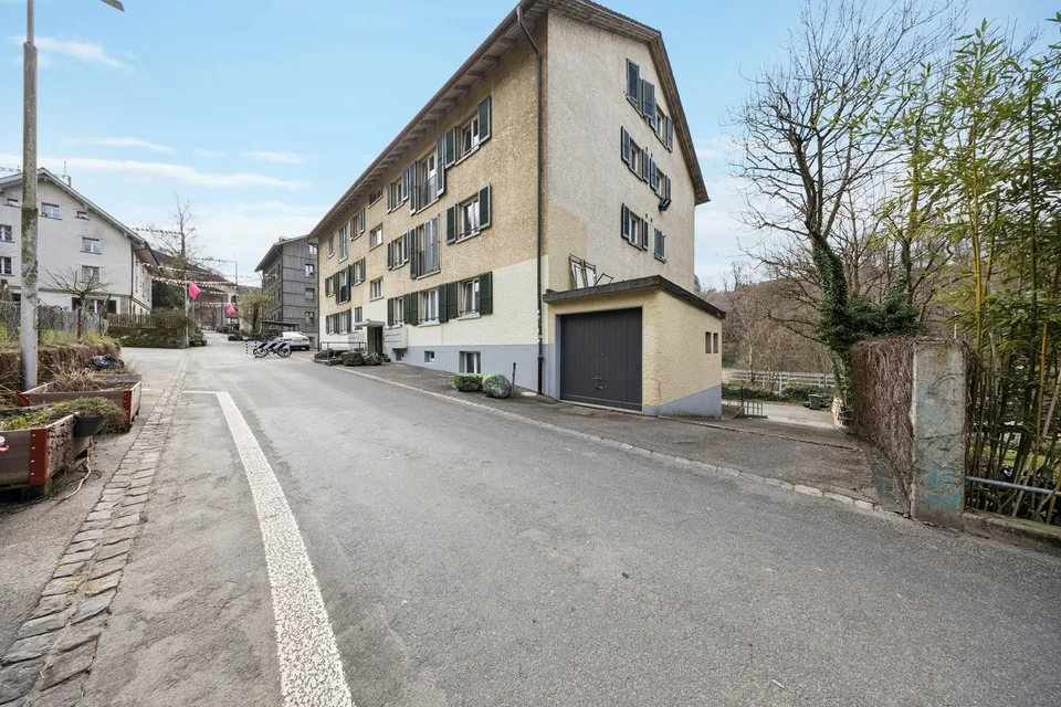 Spazio commerciale in posizione ottimale à 130 m² / 1 mese gratuito promozione estate!