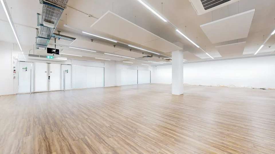 Espaces de bureau et commerciaux attractifs dans un emplacement central – photo 10 sur 14