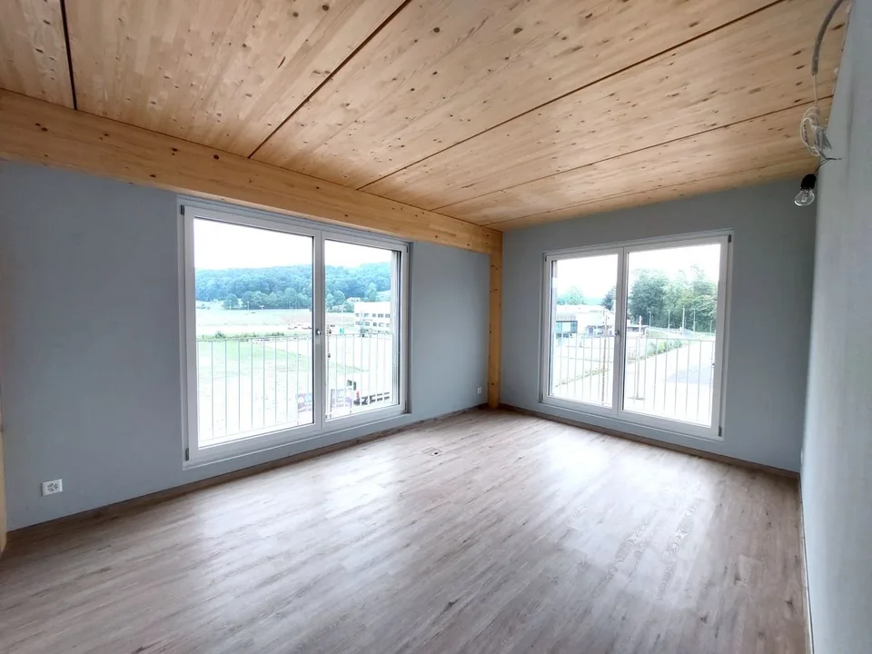 Architektonisches Highlight: 5.5-Zimmer Büro-/Praxisfläche mit viel Licht & Stil