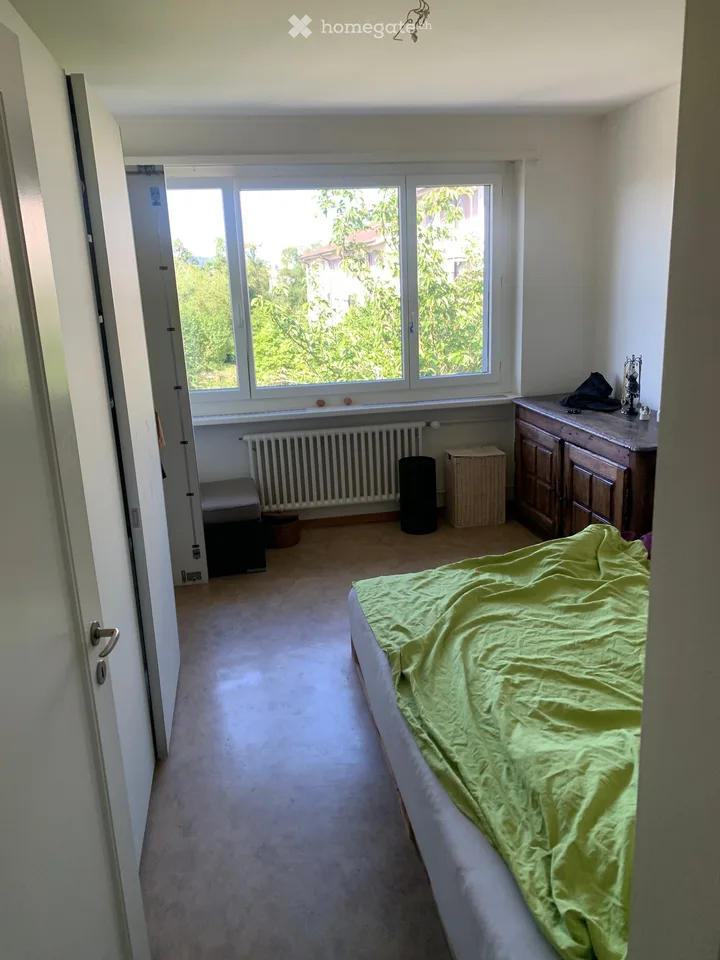Helle 3.5-Zimmer-Wohnung mit Balkon im ruhigen Zürich Triemli