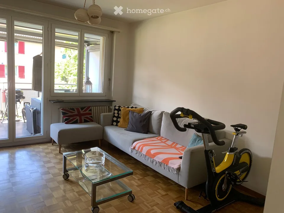 Helle 3.5-Zimmer-Wohnung mit Balkon im ruhigen Zürich Triemli