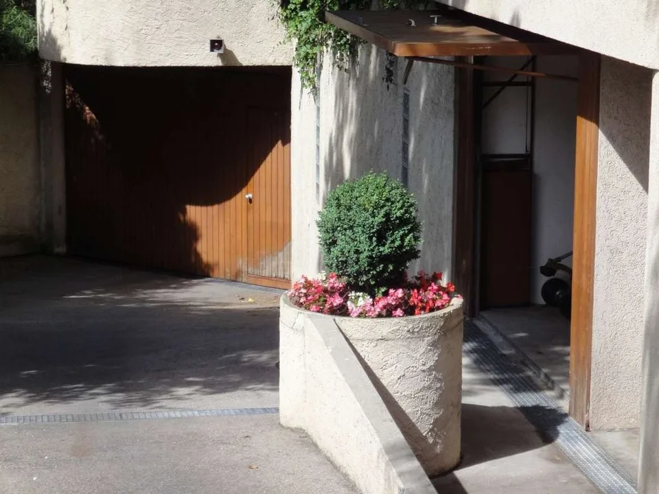 Place de stationnement à Zurich-Witikon limitée jusqu'au 31.03.2028