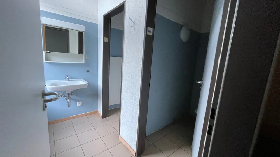 MEZZOVICO - VERKAUFSFLÄCHE IM ERDGESCHOSS AN DER KANTONALSTRASSE – Foto 10 von 12