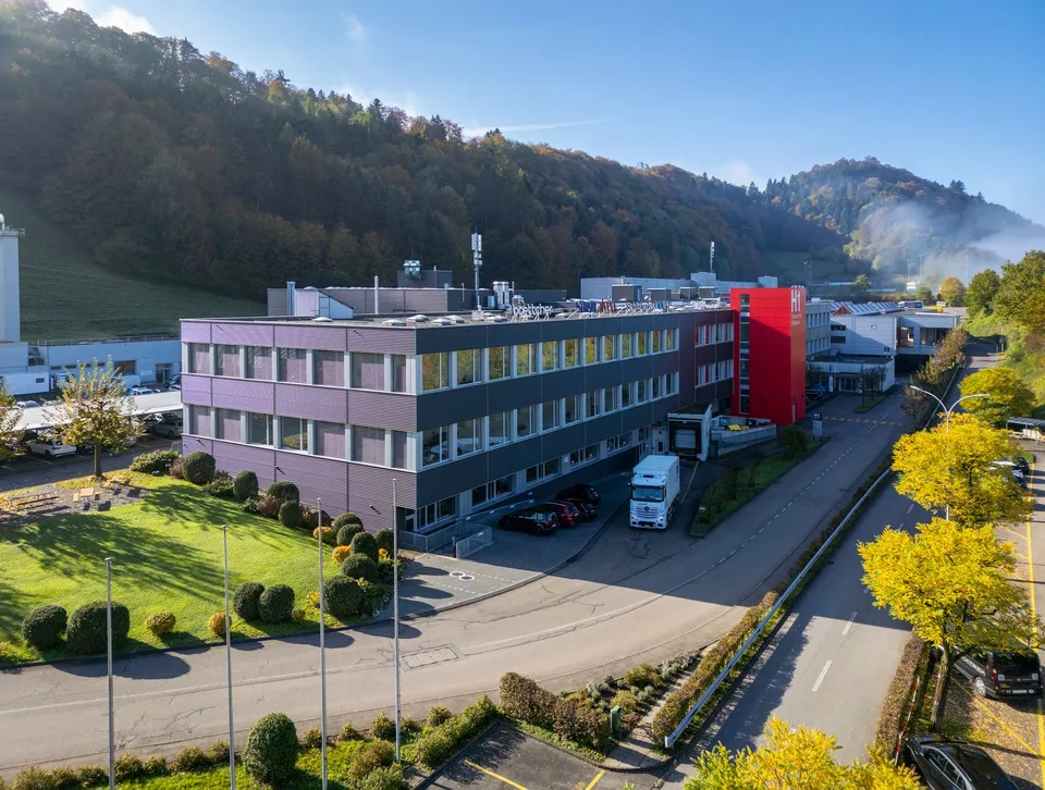 Spazi commerciali e di ufficio attraenti nonché aree di deposito in una posizione ben collegata vicino a Lucerna
