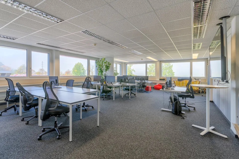 Attraktive Büro-/Gewerbe sowie Lagerflächen an gut erschlossener Lage in der Nähe von Luzern