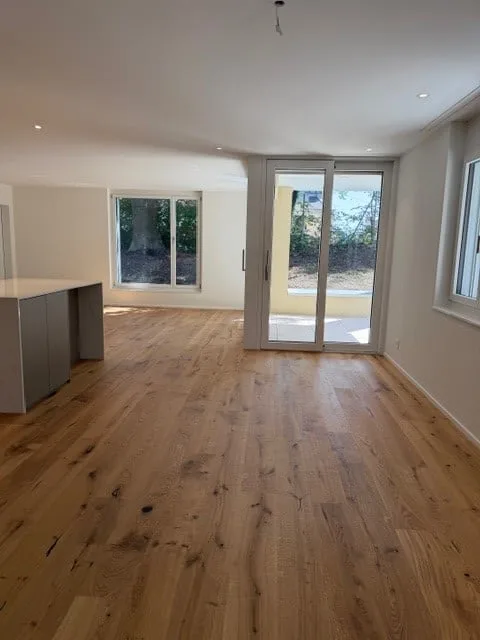 Erstvermietung einer modernen 3.5-Zimmer-Neubau-Wohnung im Erdgeschoss in Bassersdorf