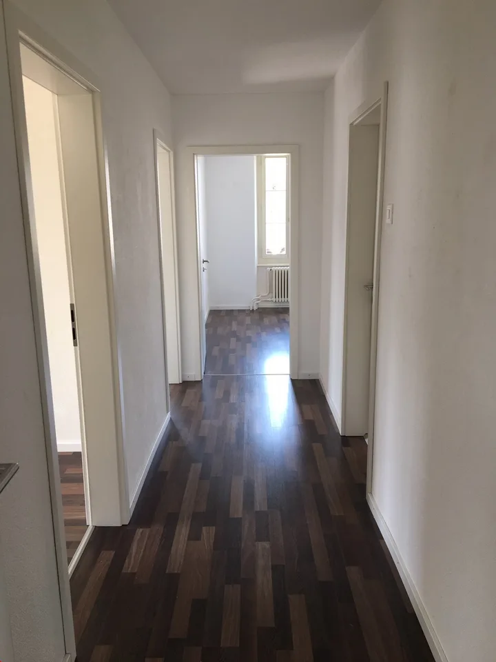 Disponibile dal 1.9./1.10. - Con veranda e giardino, grande appartamento di 3.5 locali ristrutturato