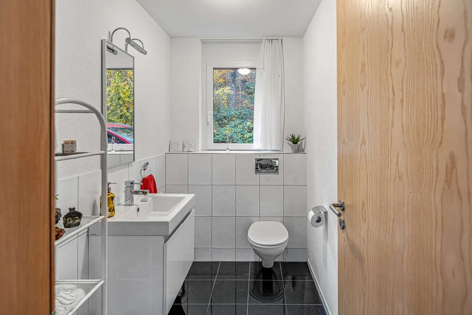Grosszügiges Einfamilienhaus mit Weitblick, viel Privatsphäre und einzigartigem Raumgefühl